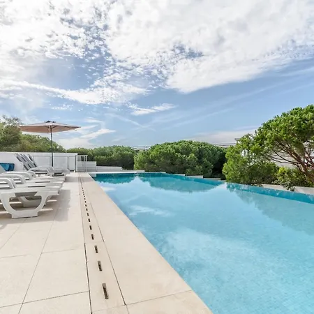 Guia Sleeps 8 Pool Air Con Wifi Willa