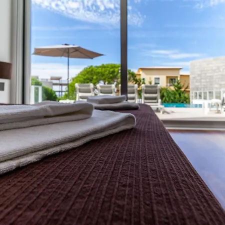 Villa Guia Sleeps 8 Pool Air Con Wifi *
